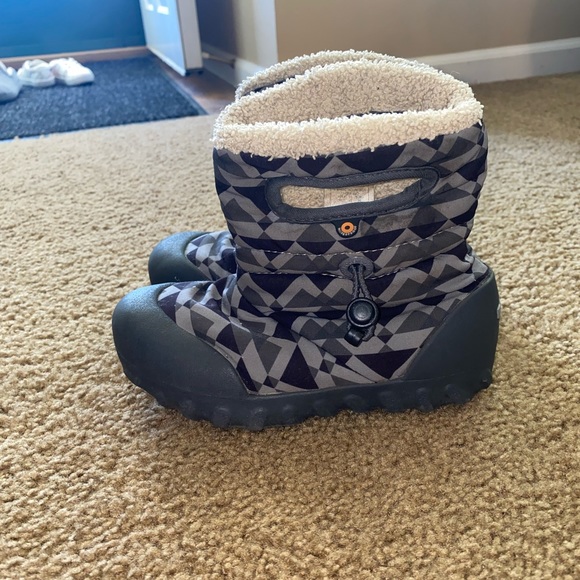 Bogs Other - Little boys Bogs winter boots